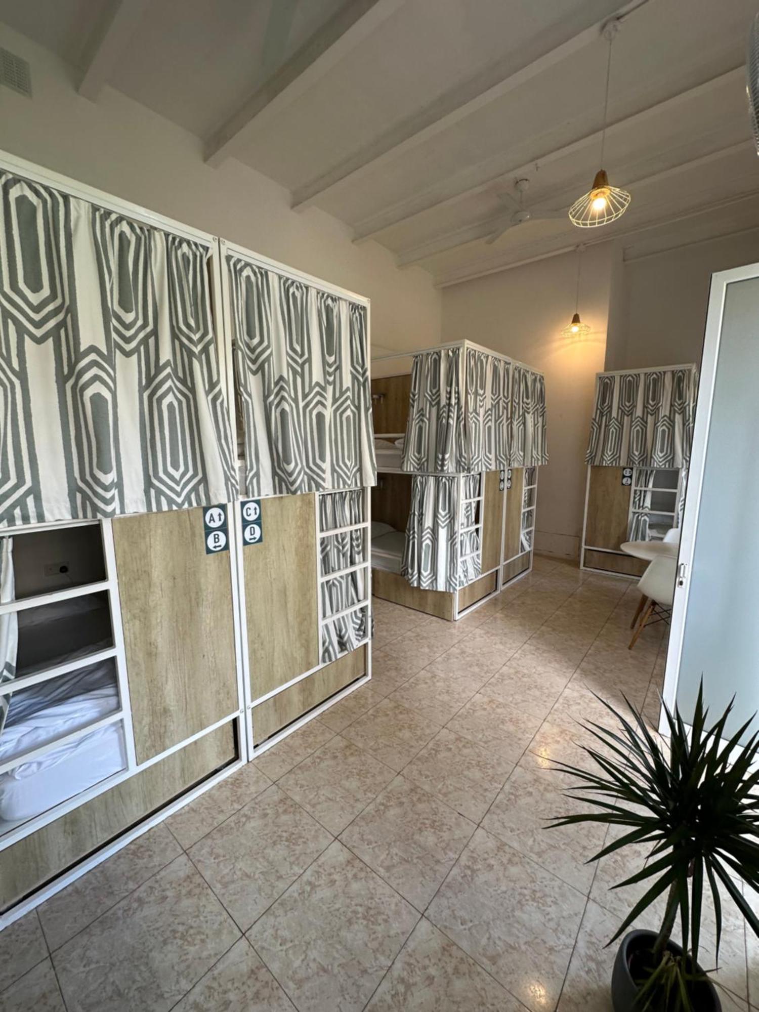 Follow The Sun Boutique Hostel - Pool, Breakfast & Sea Views Saint Julian's Exterior photo