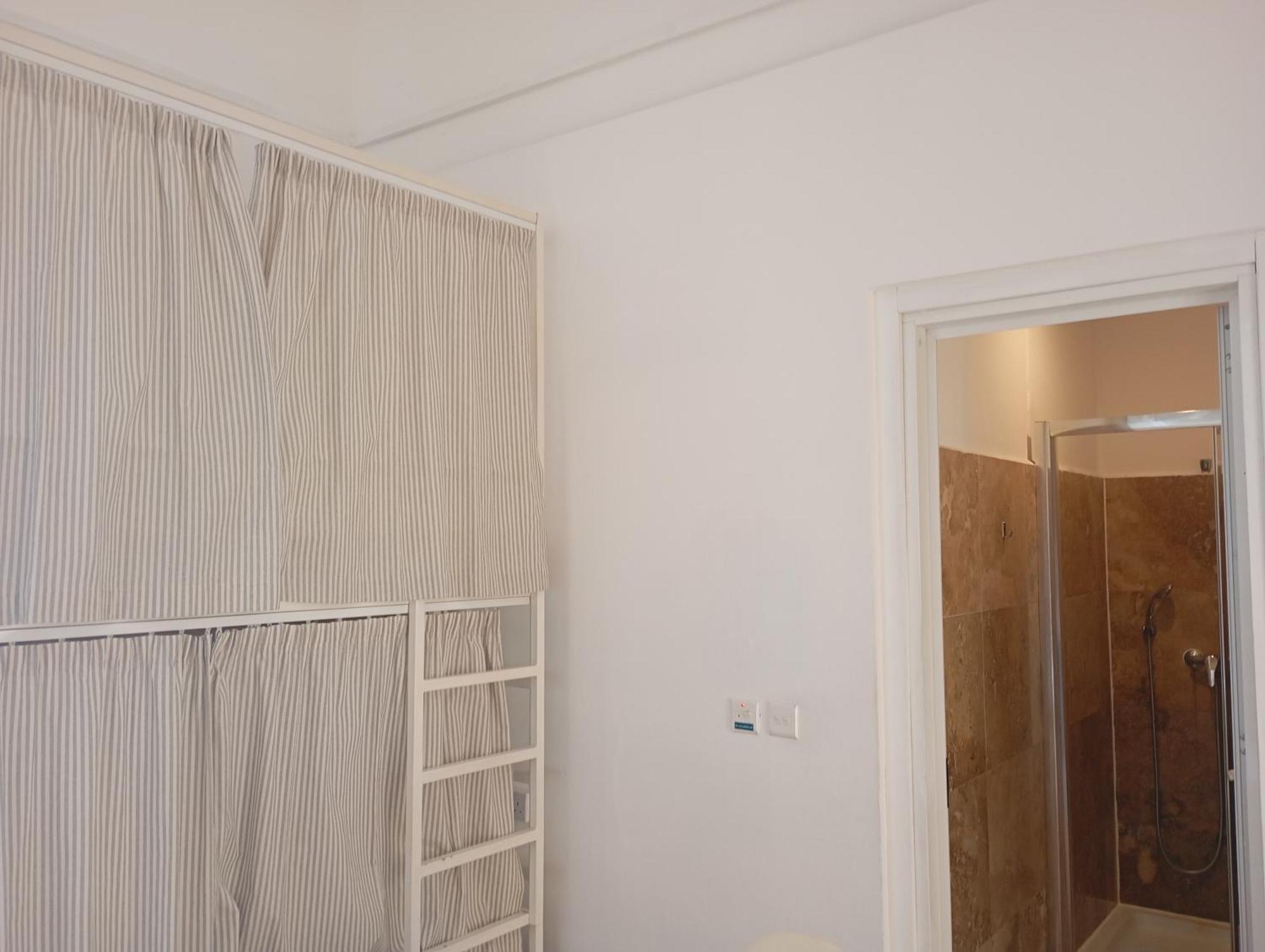 Follow The Sun Boutique Hostel - Pool, Breakfast & Sea Views Saint Julian's Exterior photo